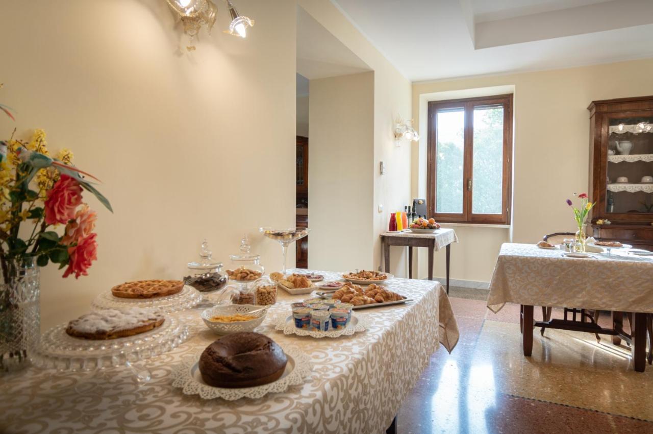 Agriturismo Villa Val D'Olivi Capodacqua  Luaran gambar