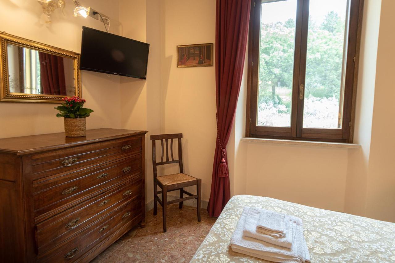 Agriturismo Villa Val D'Olivi Capodacqua  Luaran gambar