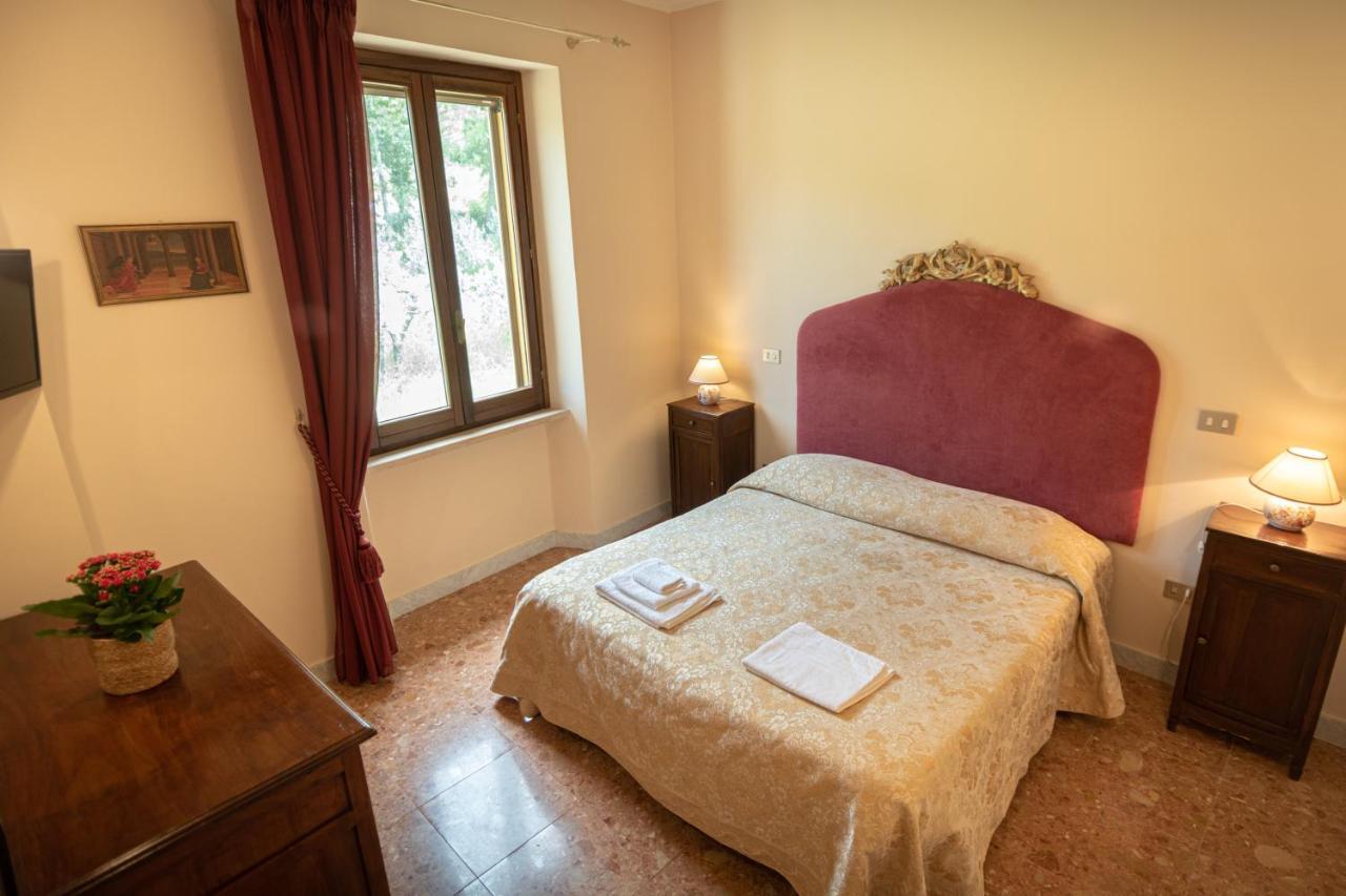 Agriturismo Villa Val D'Olivi Capodacqua  Luaran gambar