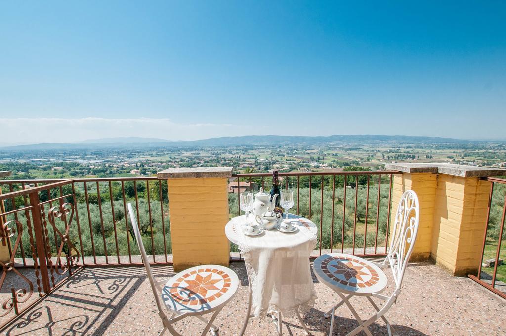 Agriturismo Villa Val D'Olivi Capodacqua  Luaran gambar