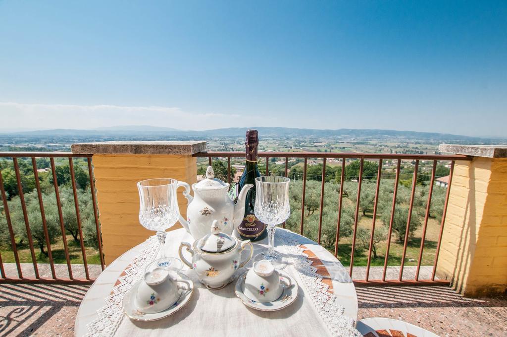 Agriturismo Villa Val D'Olivi Capodacqua  Luaran gambar